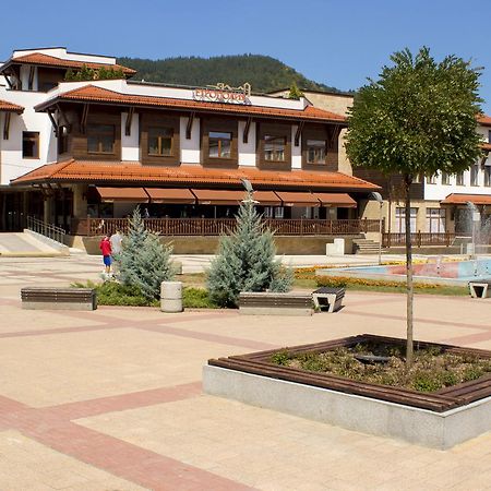 Hotel Etropolia Etropole Bagian luar foto