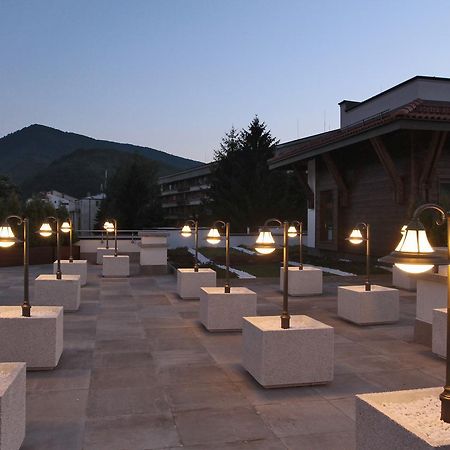 Hotel Etropolia Etropole Bagian luar foto