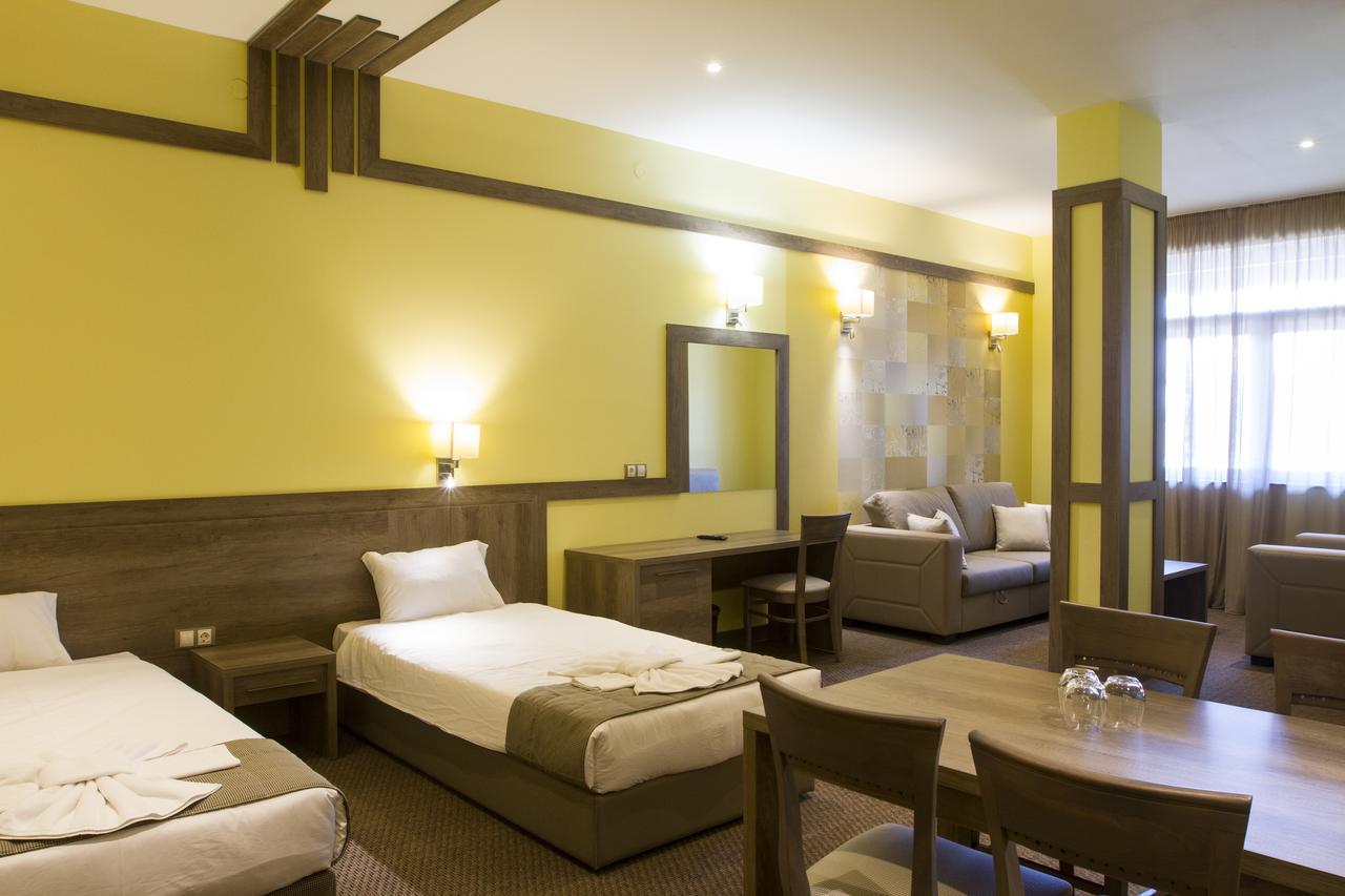 Hotel Etropolia Etropole Bagian luar foto