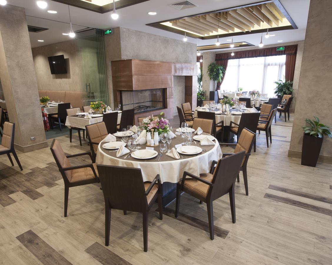 Hotel Etropolia Etropole Bagian luar foto