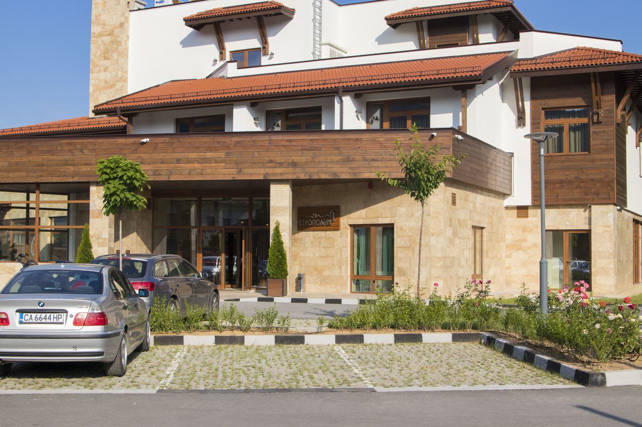 Hotel Etropolia Etropole Bagian luar foto